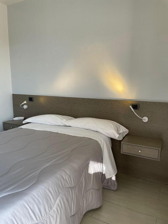 Hotel Cristian Giugliano In Campania Εξωτερικό φωτογραφία