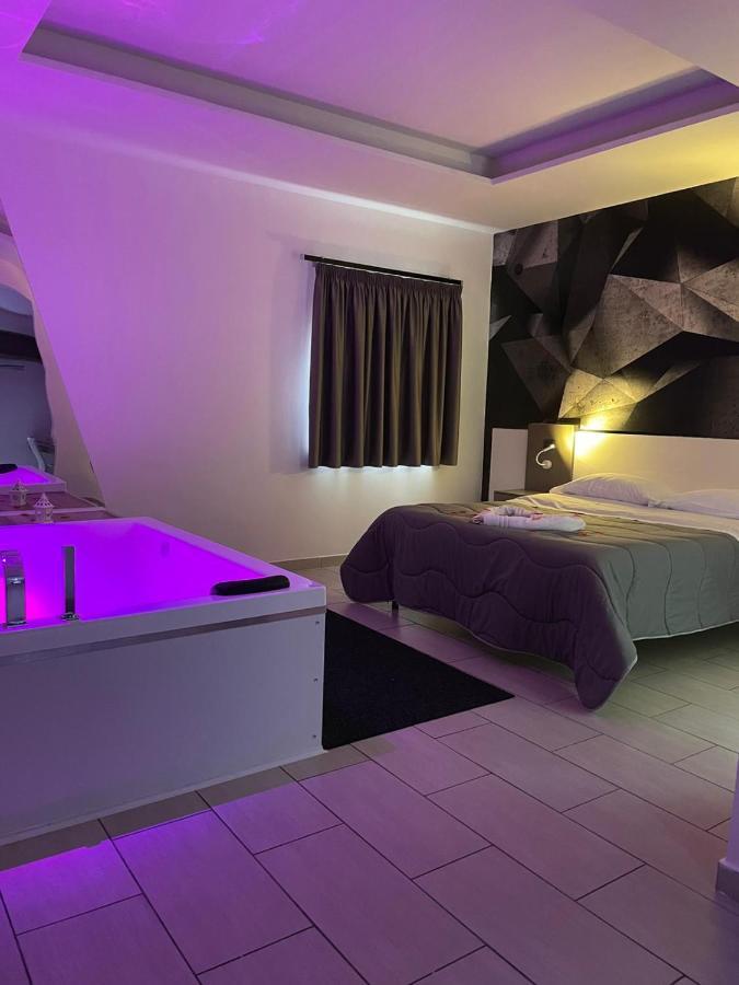 Hotel Cristian Giugliano In Campania Εξωτερικό φωτογραφία